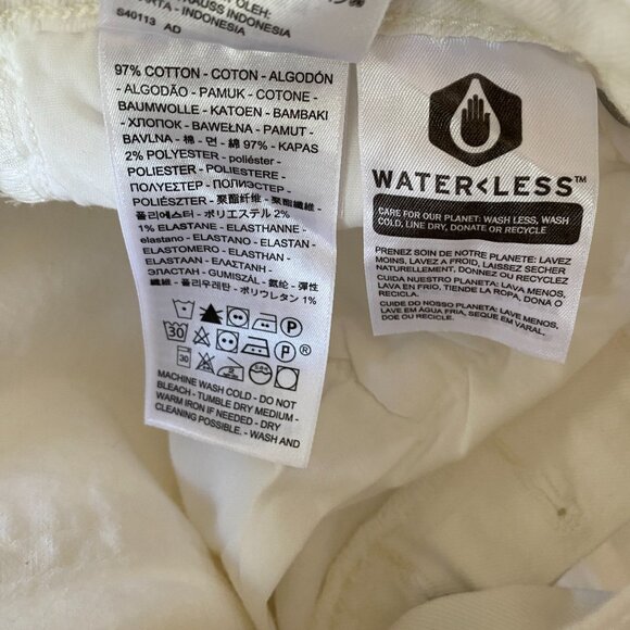 Levi’s Ribcage Straight Ankle White Jeans Button Fly Boho Coastal Vacation Sz 28 - Picture 15 of 16